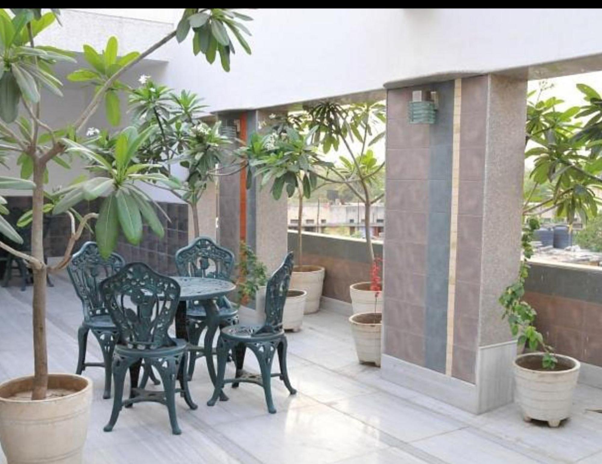 The Natraj Yes Please -New Delhi Hotel Exterior foto
