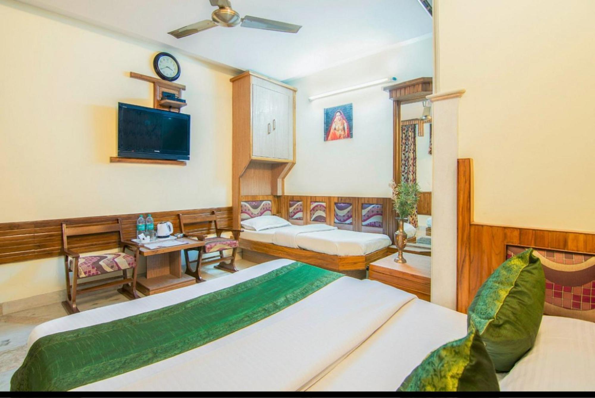 The Natraj Yes Please -New Delhi Hotel Exterior foto